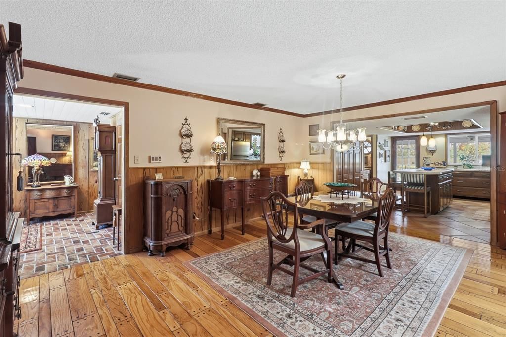 For Sale: $1,399,000 (4 beds, 3 baths, 3740 Square Feet)