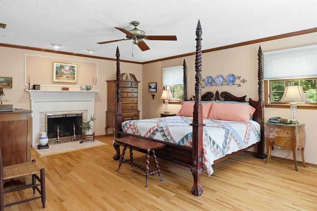 For Sale: $1,399,000 (4 beds, 3 baths, 3740 Square Feet)
