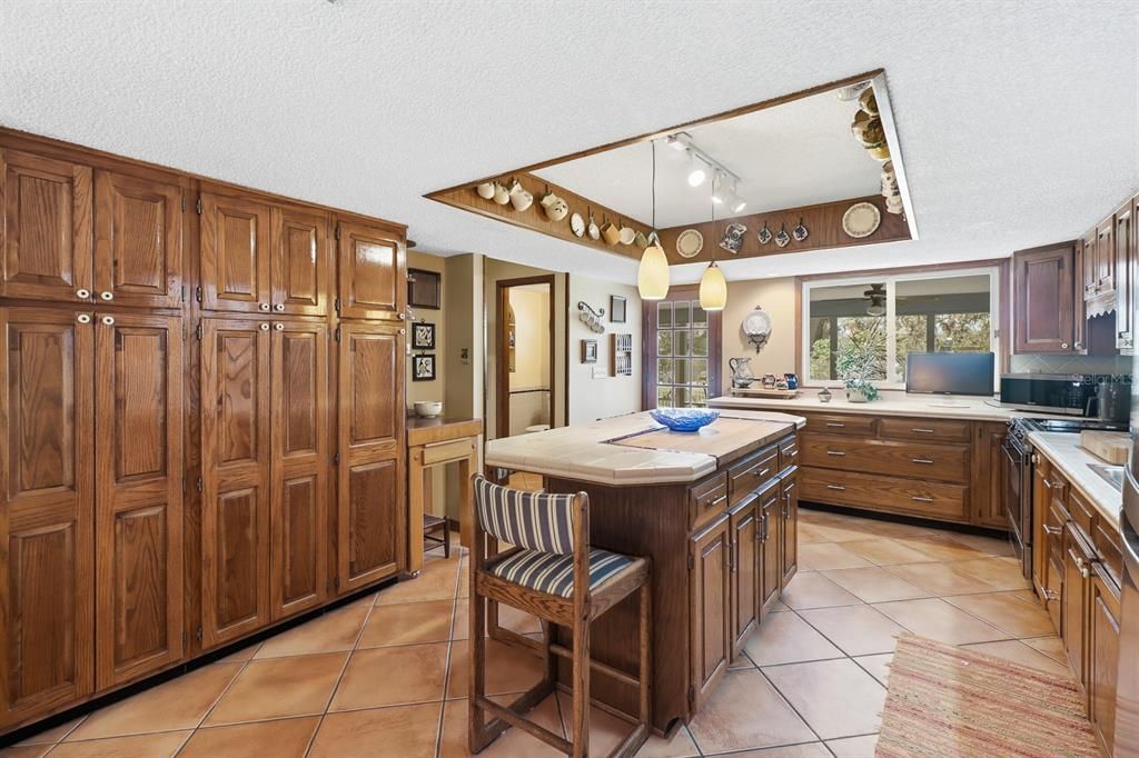 For Sale: $1,399,000 (4 beds, 3 baths, 3740 Square Feet)