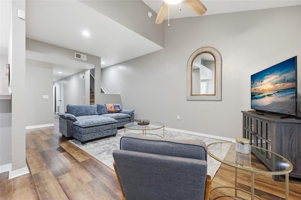 En Venta: $244,900 (3 camas, 3 baños, 1629 Pies cuadrados)