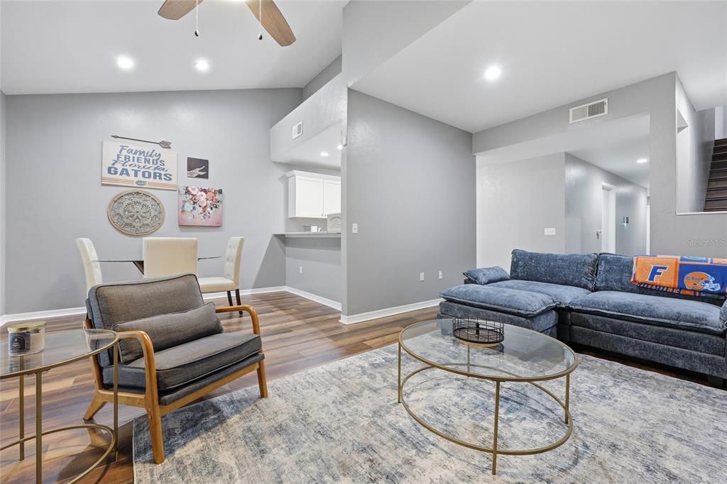 En Venta: $244,900 (3 camas, 3 baños, 1629 Pies cuadrados)