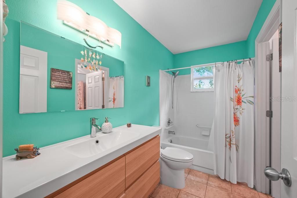Activo con contrato: $479,000 (3 camas, 2 baños, 1596 Pies cuadrados)