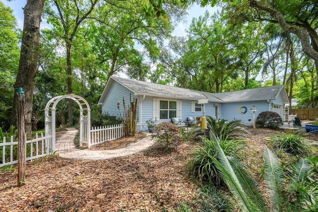 Activo con contrato: $479,000 (3 camas, 2 baños, 1596 Pies cuadrados)