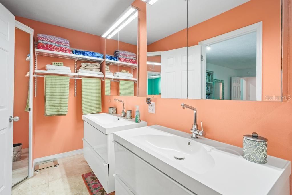 Activo con contrato: $479,000 (3 camas, 2 baños, 1596 Pies cuadrados)