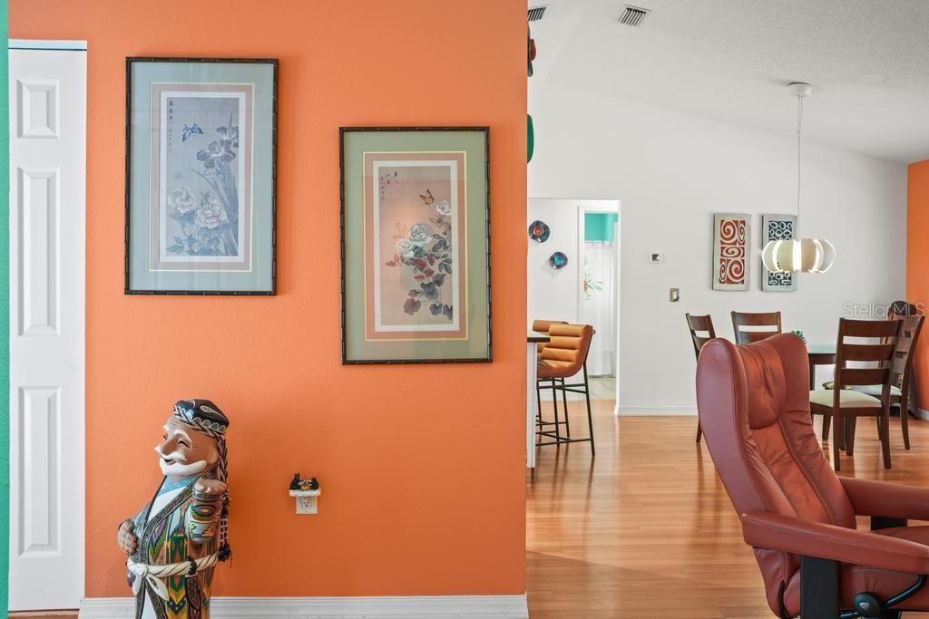 Activo con contrato: $479,000 (3 camas, 2 baños, 1596 Pies cuadrados)