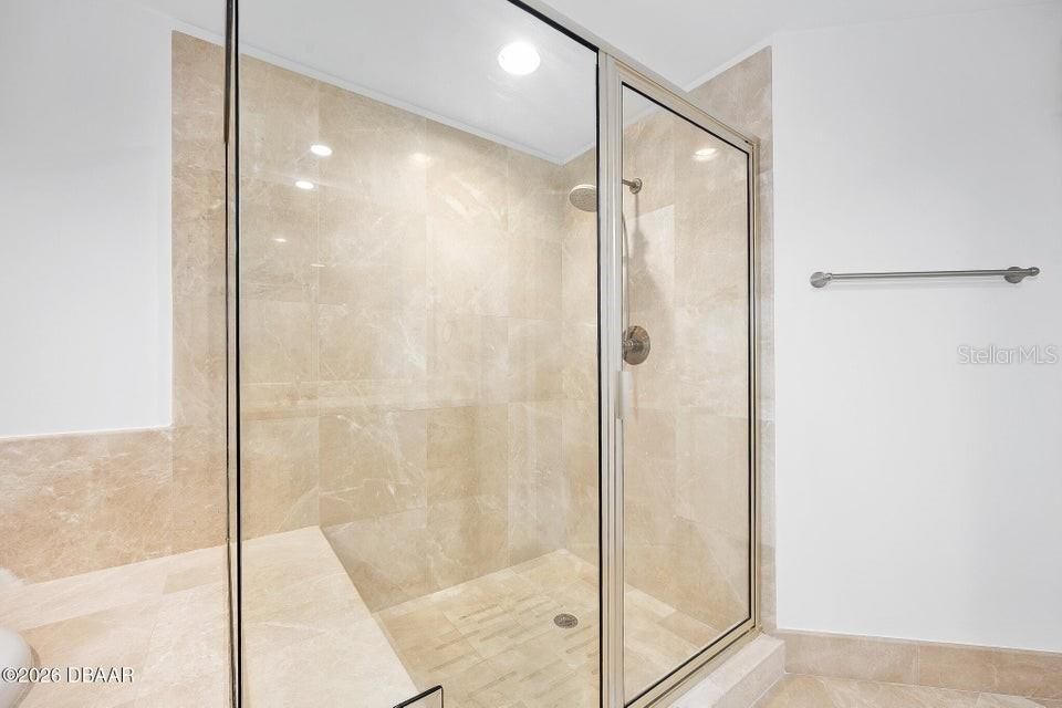 For Sale: $285,000 (2 beds, 2 baths, 1689 Square Feet)