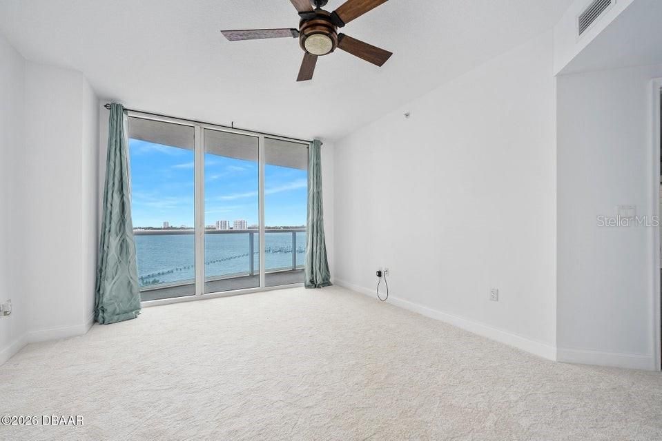 For Sale: $285,000 (2 beds, 2 baths, 1689 Square Feet)