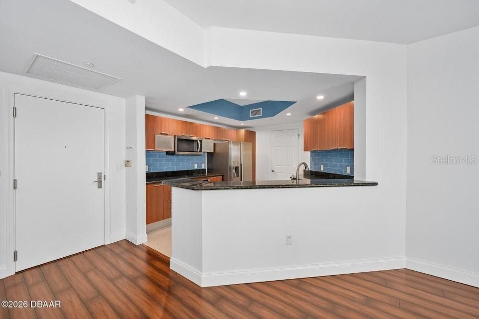 For Sale: $285,000 (2 beds, 2 baths, 1689 Square Feet)