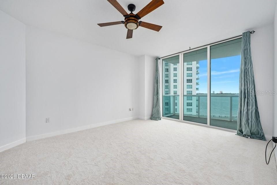For Sale: $285,000 (2 beds, 2 baths, 1689 Square Feet)