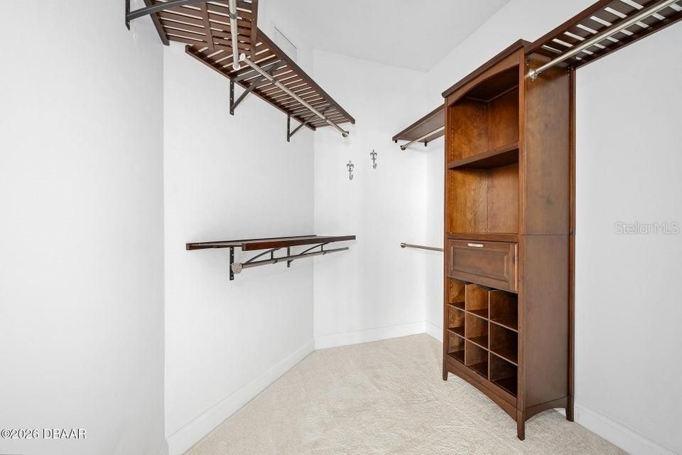 For Sale: $285,000 (2 beds, 2 baths, 1689 Square Feet)