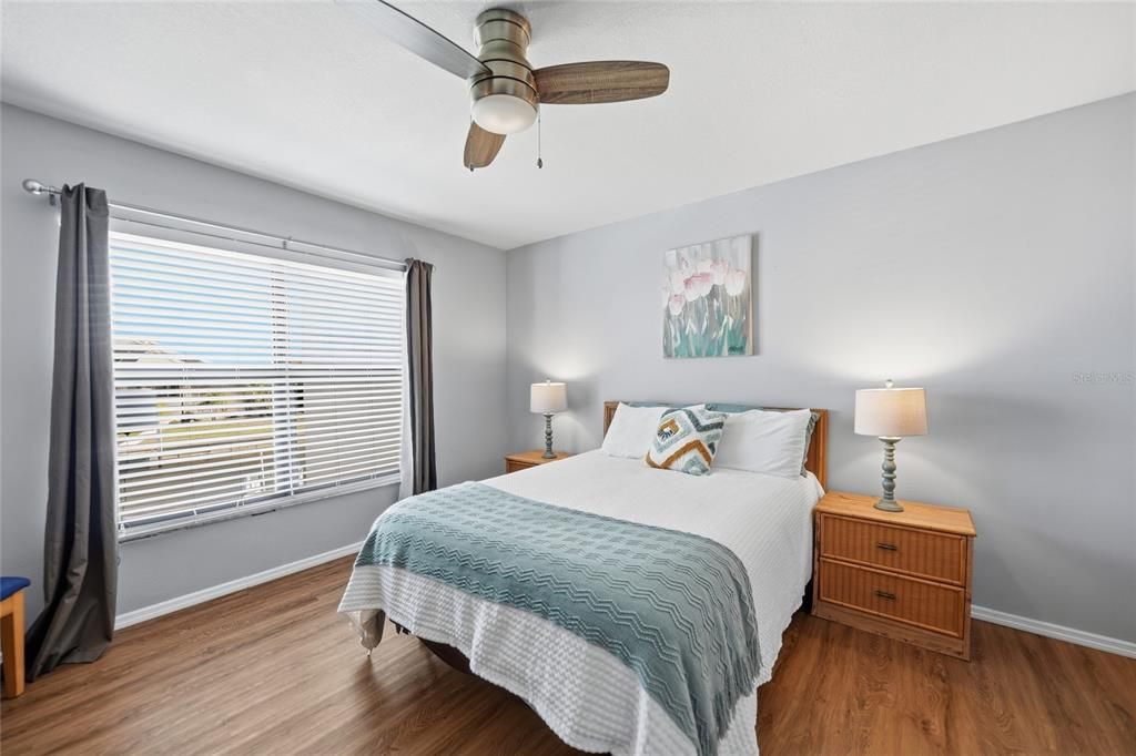 На продажу: $269,000 (2 спален, 2 ванн, 1089 Квадратных фут)