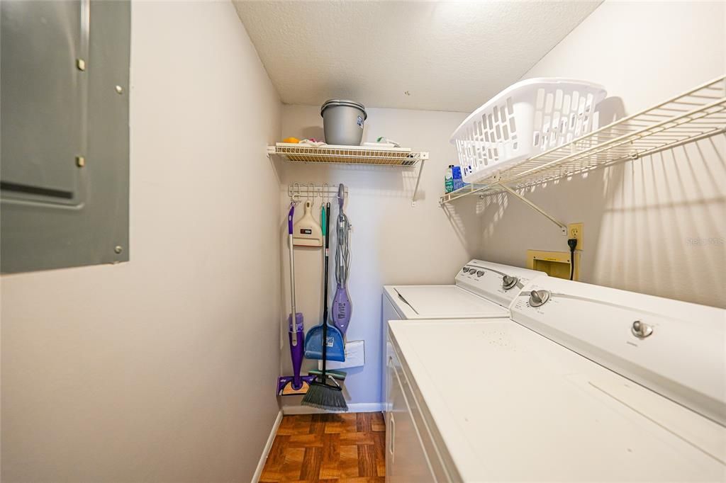 На продажу: $269,000 (2 спален, 2 ванн, 1089 Квадратных фут)