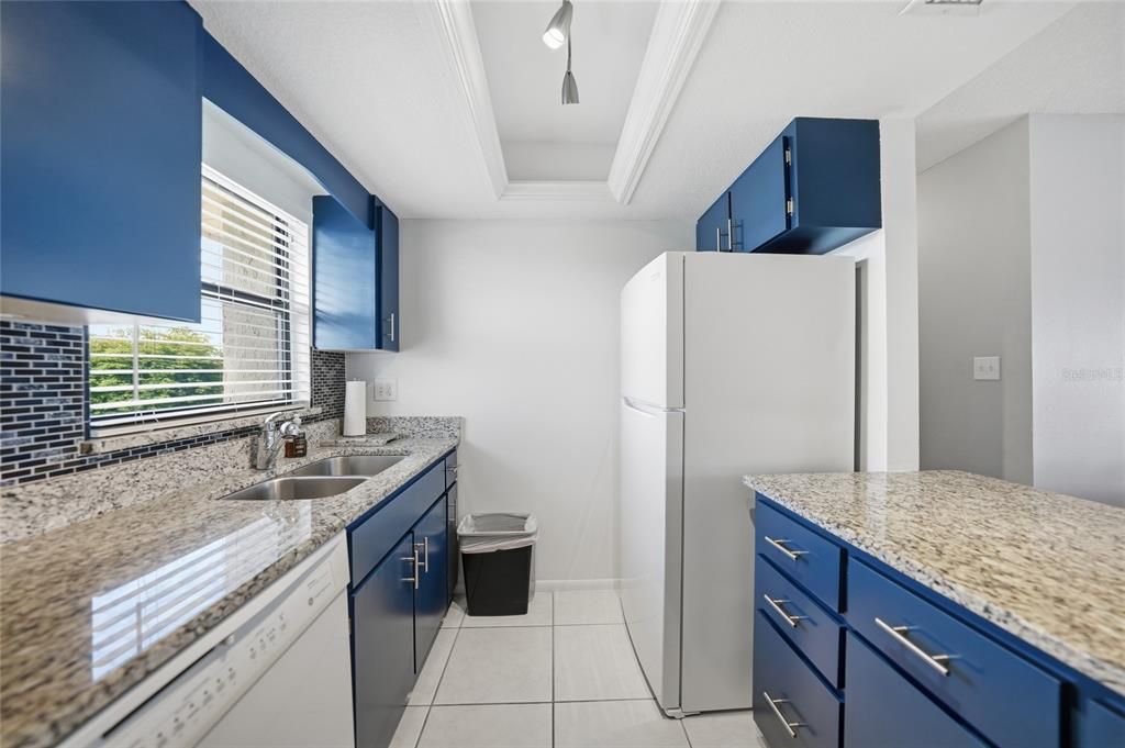 На продажу: $269,000 (2 спален, 2 ванн, 1089 Квадратных фут)