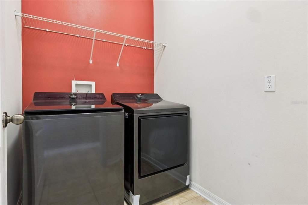 Activo con contrato: $350,000 (4 camas, 2 baños, 1864 Pies cuadrados)