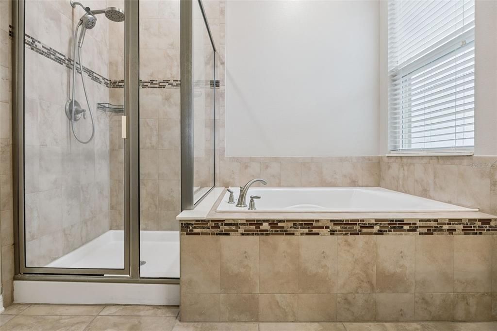 Activo con contrato: $350,000 (4 camas, 2 baños, 1864 Pies cuadrados)