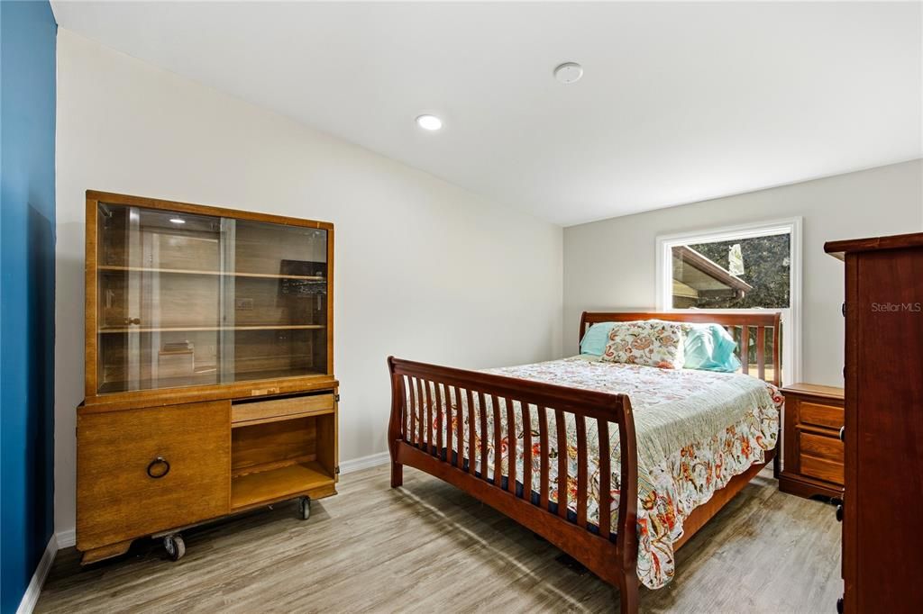 На продажу: $235,000 (4 спален, 2 ванн, 1820 Квадратных фут)