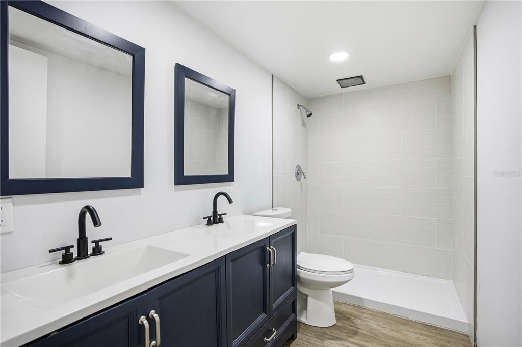 На продажу: $235,000 (4 спален, 2 ванн, 1820 Квадратных фут)