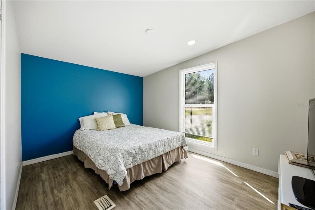 На продажу: $235,000 (4 спален, 2 ванн, 1820 Квадратных фут)