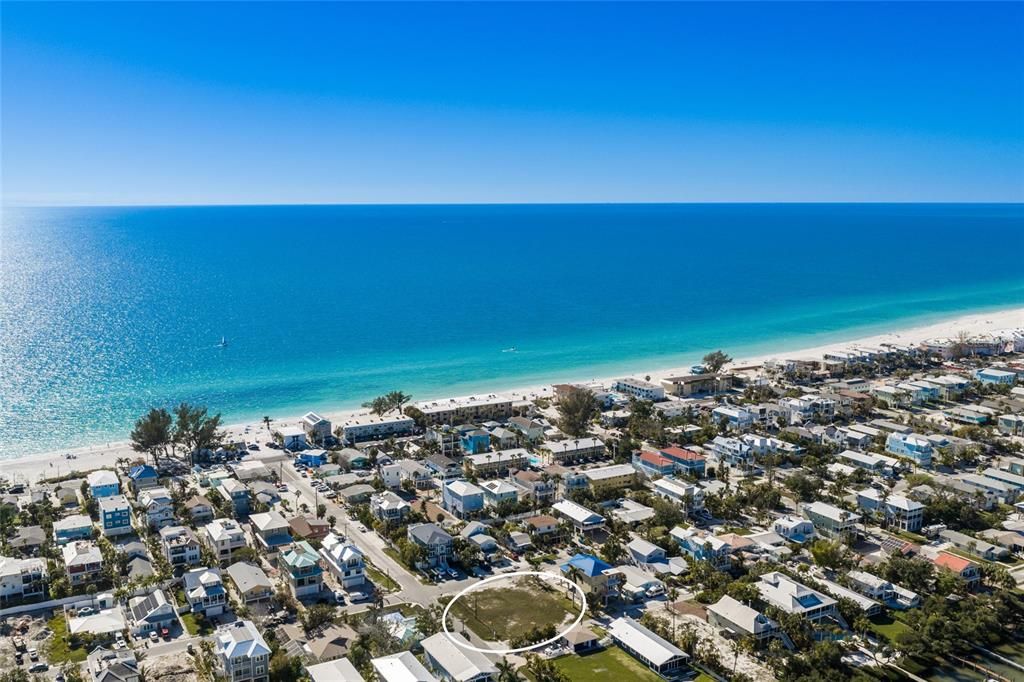 En Venta: $1,795,000 (0.11 acres)