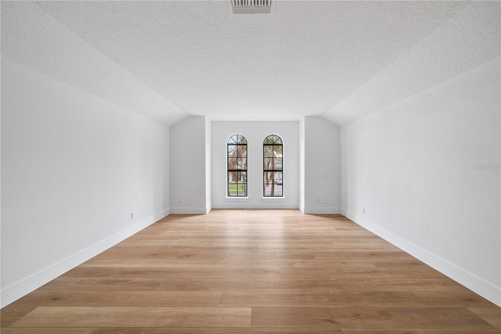 For Sale: $2,750,000 (5 beds, 6 baths, 4373 Square Feet)