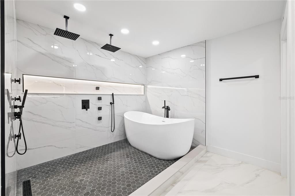 For Sale: $2,750,000 (5 beds, 6 baths, 4373 Square Feet)