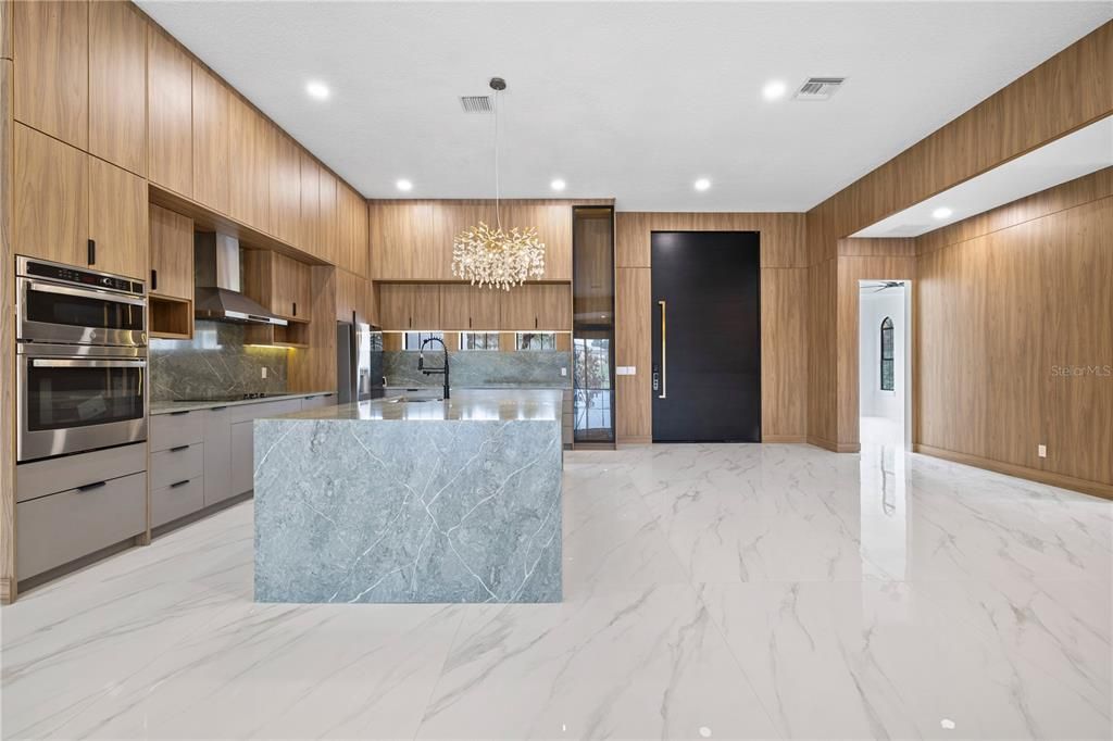 For Sale: $2,750,000 (5 beds, 6 baths, 4373 Square Feet)