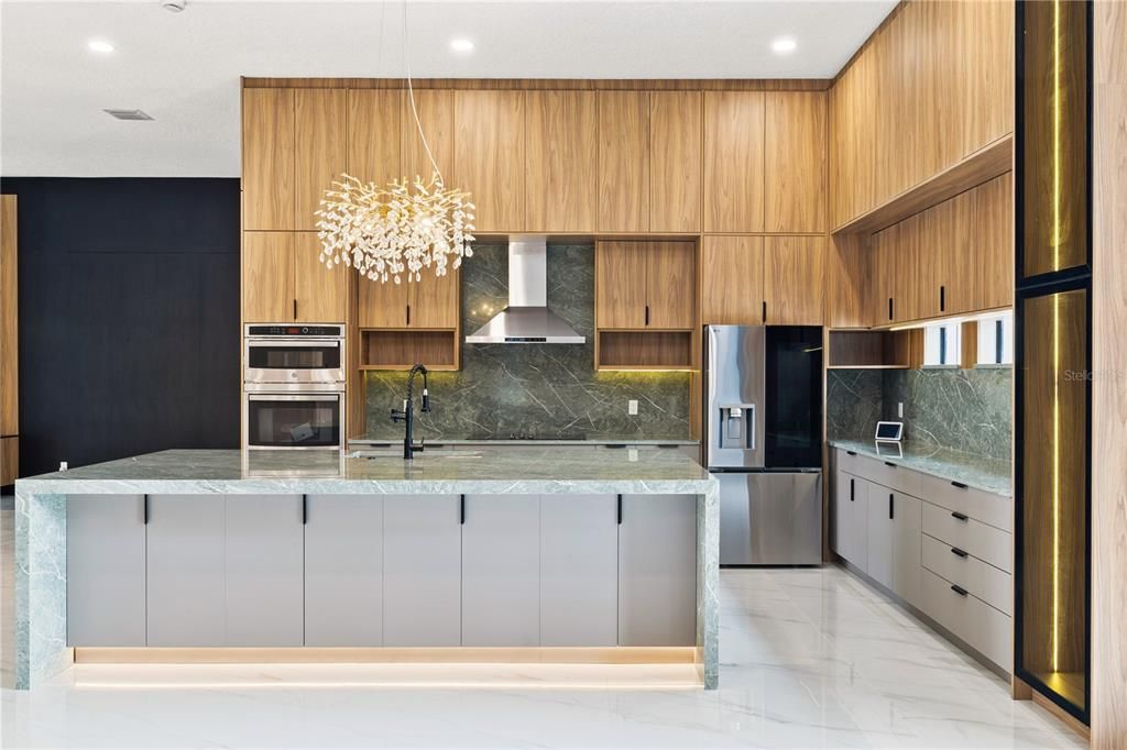 For Sale: $2,750,000 (5 beds, 6 baths, 4373 Square Feet)