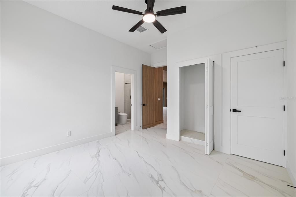 For Sale: $2,750,000 (5 beds, 6 baths, 4373 Square Feet)