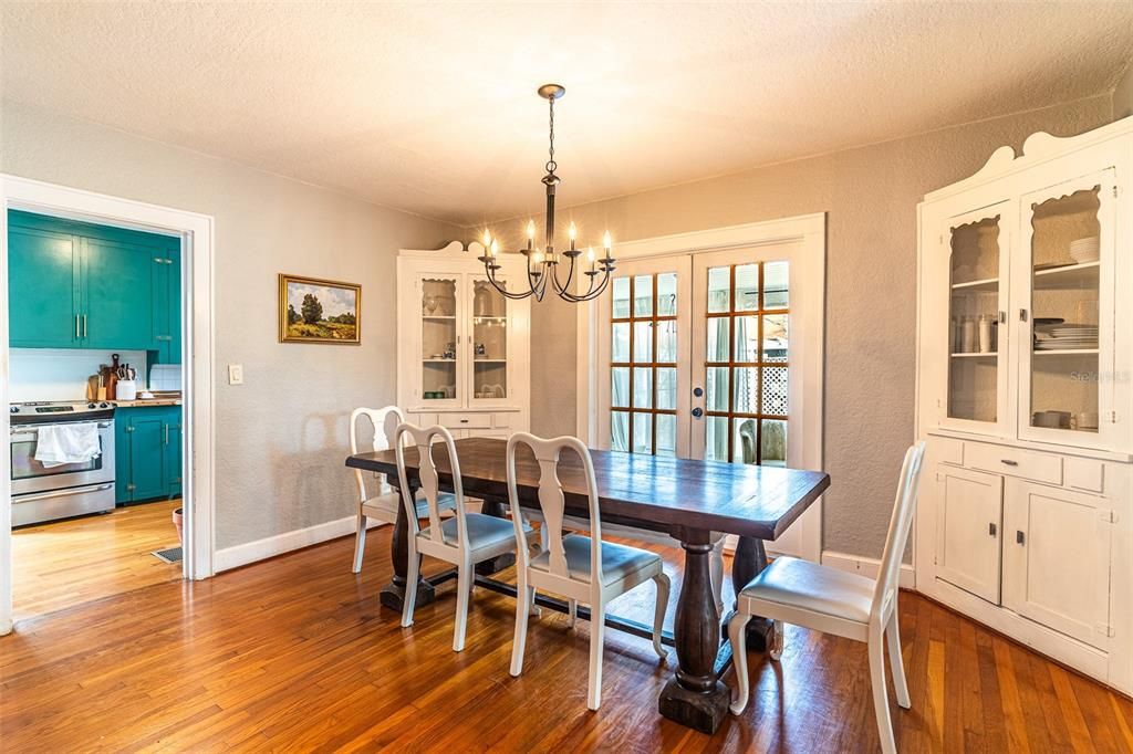 待售: $399,990 (5 贝兹, 3 浴室, 2572 平方英尺)