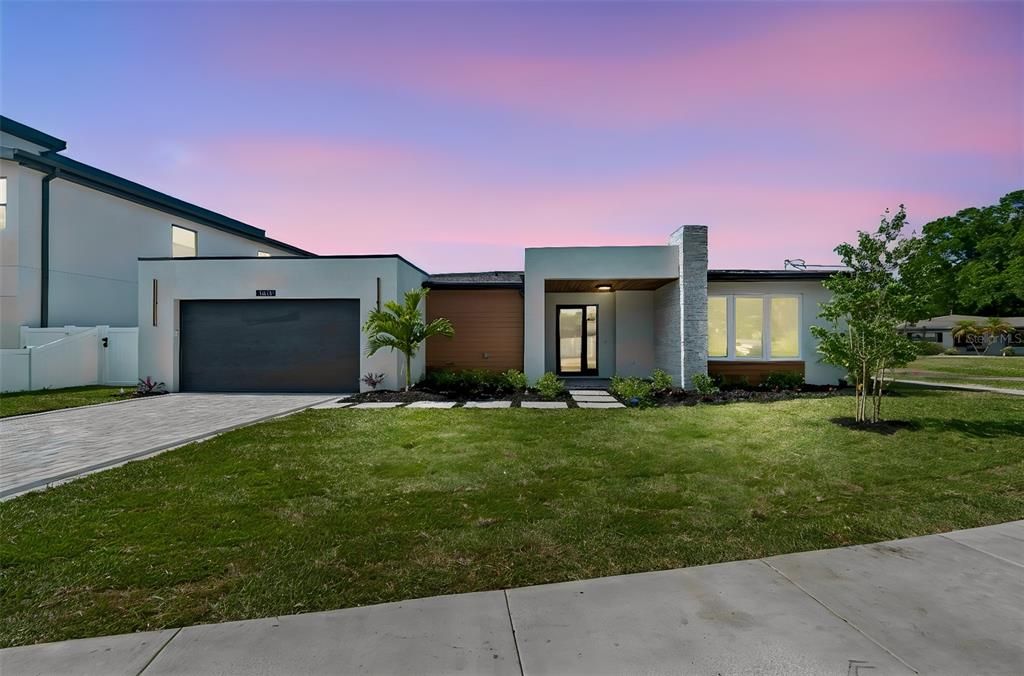 На продажу: $899,900 (4 спален, 3 ванн, 2331 Квадратных фут)