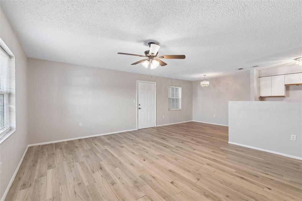 For Sale: $168,500 (2 beds, 1 baths, 1000 Square Feet)