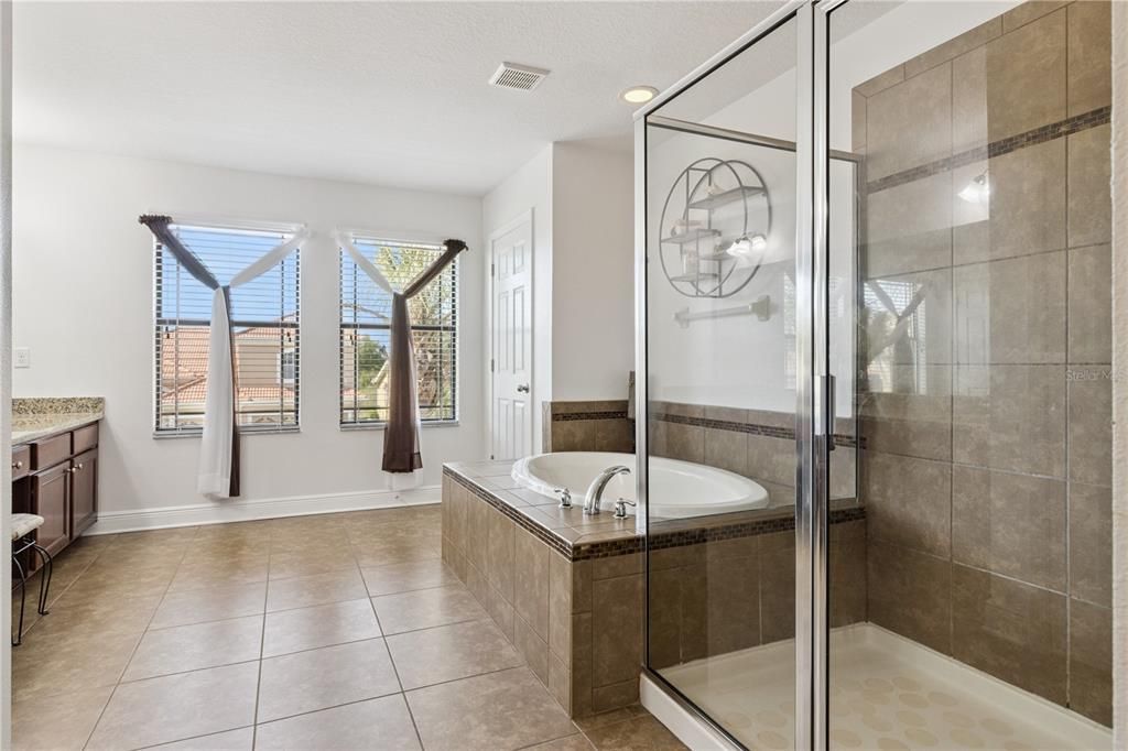 For Sale: $570,000 (4 beds, 3 baths, 3325 Square Feet)