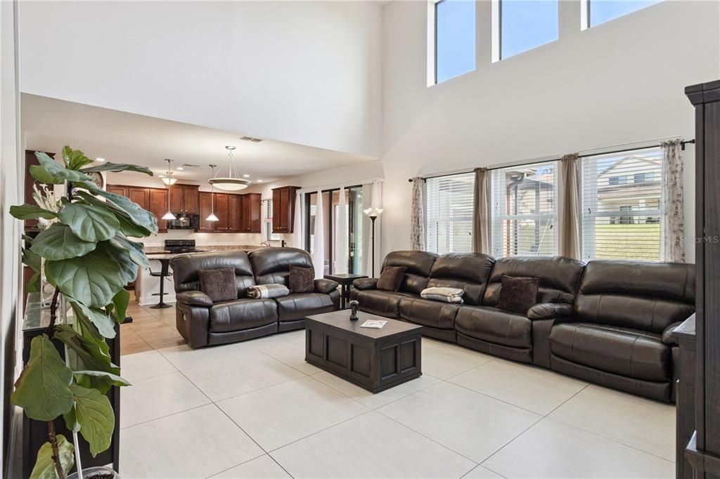 For Sale: $570,000 (4 beds, 3 baths, 3325 Square Feet)