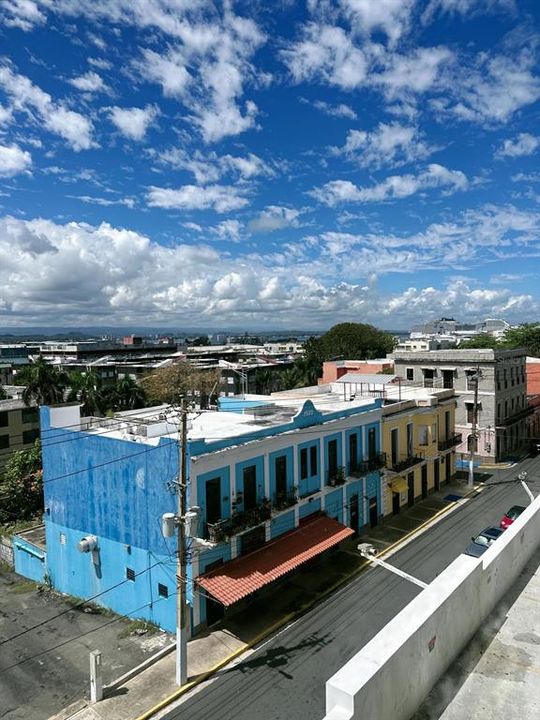 For Rent: $3,200 (1 beds, 1 baths, 742 Square Feet)