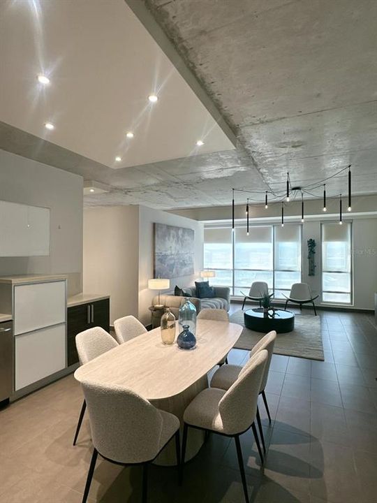 For Rent: $3,200 (1 beds, 1 baths, 742 Square Feet)