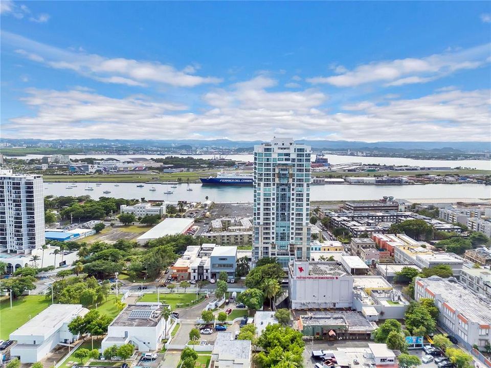 For Rent: $3,200 (1 beds, 1 baths, 742 Square Feet)