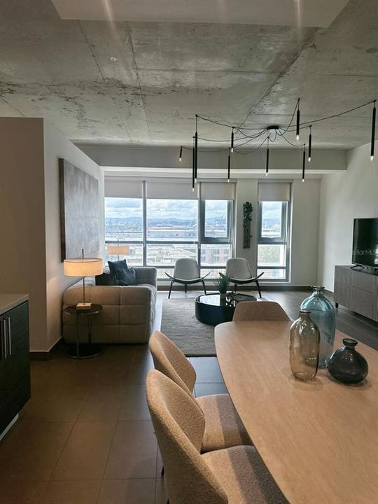 For Rent: $3,200 (1 beds, 1 baths, 742 Square Feet)