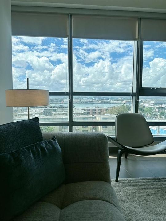 For Rent: $3,200 (1 beds, 1 baths, 742 Square Feet)