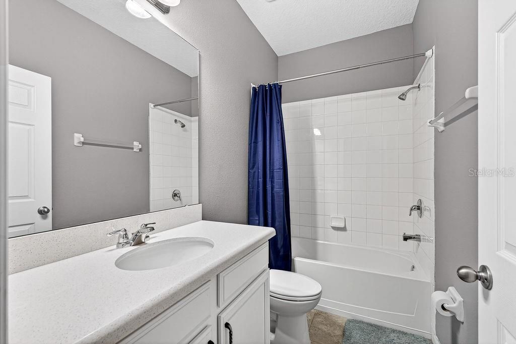 Activo con contrato: $465,000 (4 camas, 3 baños, 1965 Pies cuadrados)
