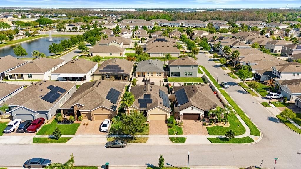 Activo con contrato: $465,000 (4 camas, 3 baños, 1965 Pies cuadrados)