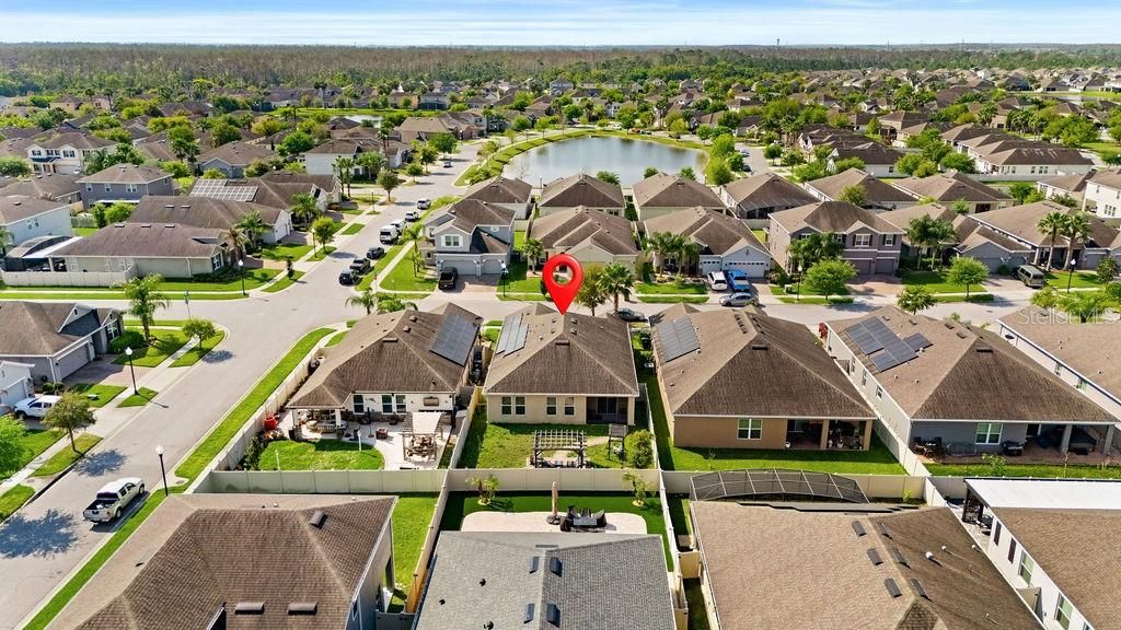 Activo con contrato: $465,000 (4 camas, 3 baños, 1965 Pies cuadrados)