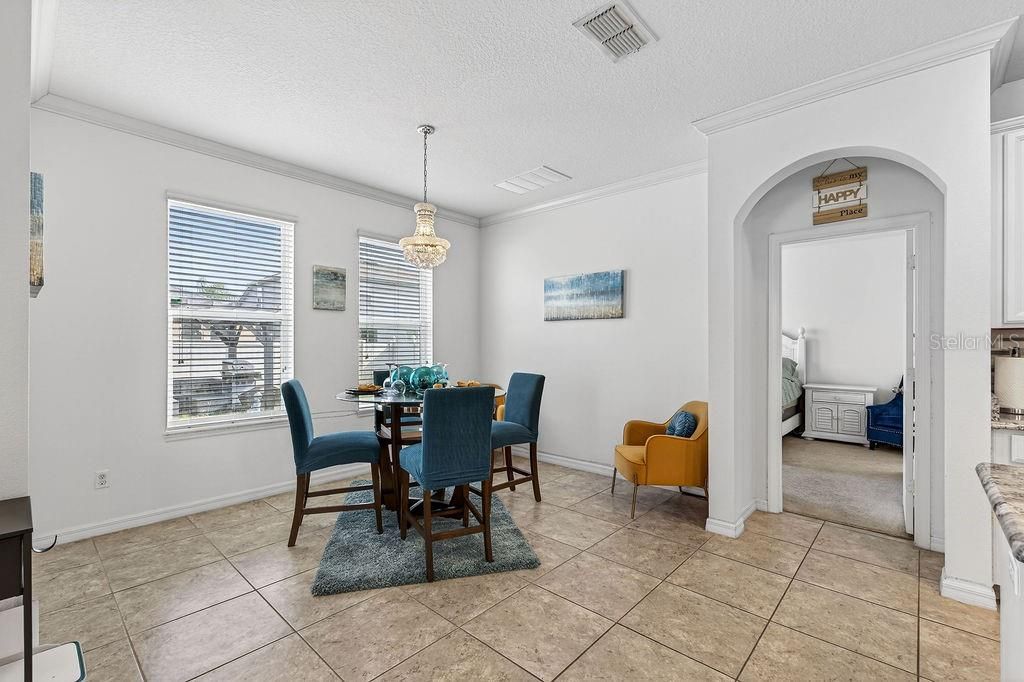 Activo con contrato: $465,000 (4 camas, 3 baños, 1965 Pies cuadrados)