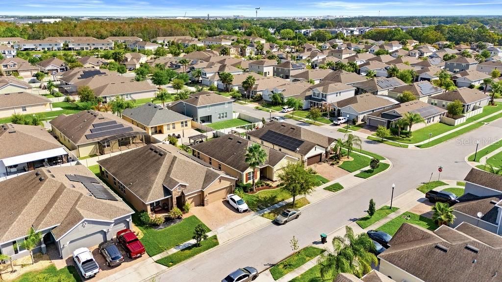 Activo con contrato: $465,000 (4 camas, 3 baños, 1965 Pies cuadrados)