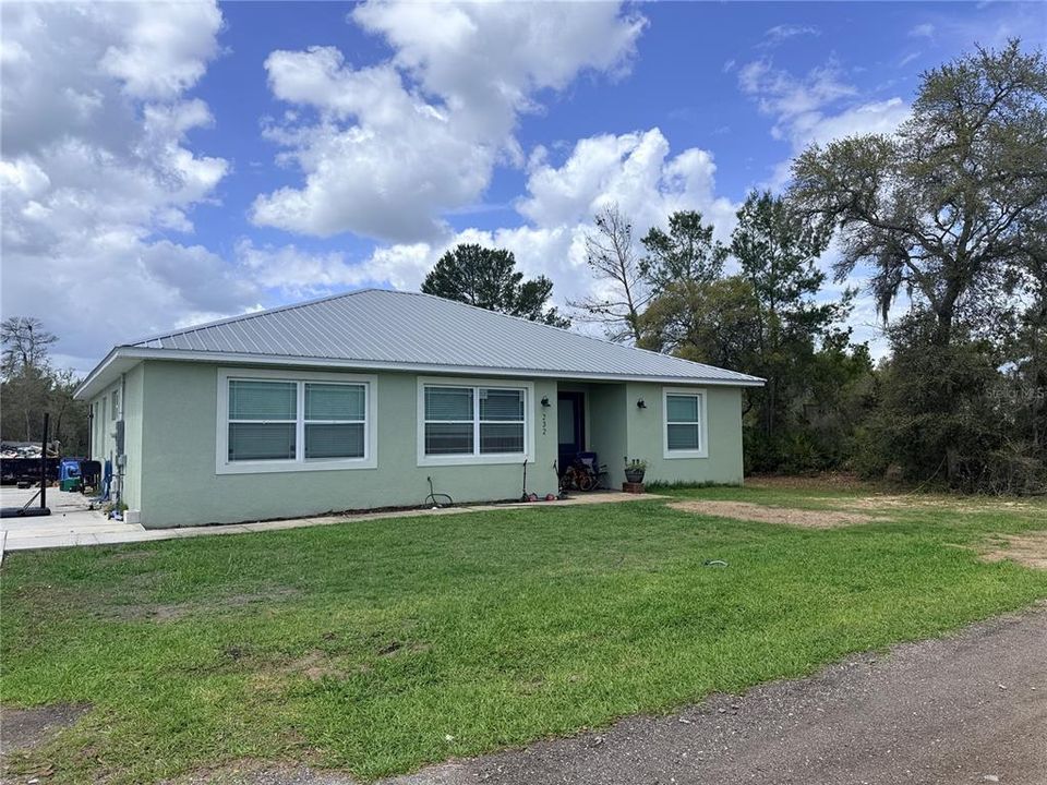 Activo con contrato: $399,900 (4 camas, 3 baños, 1978 Pies cuadrados)