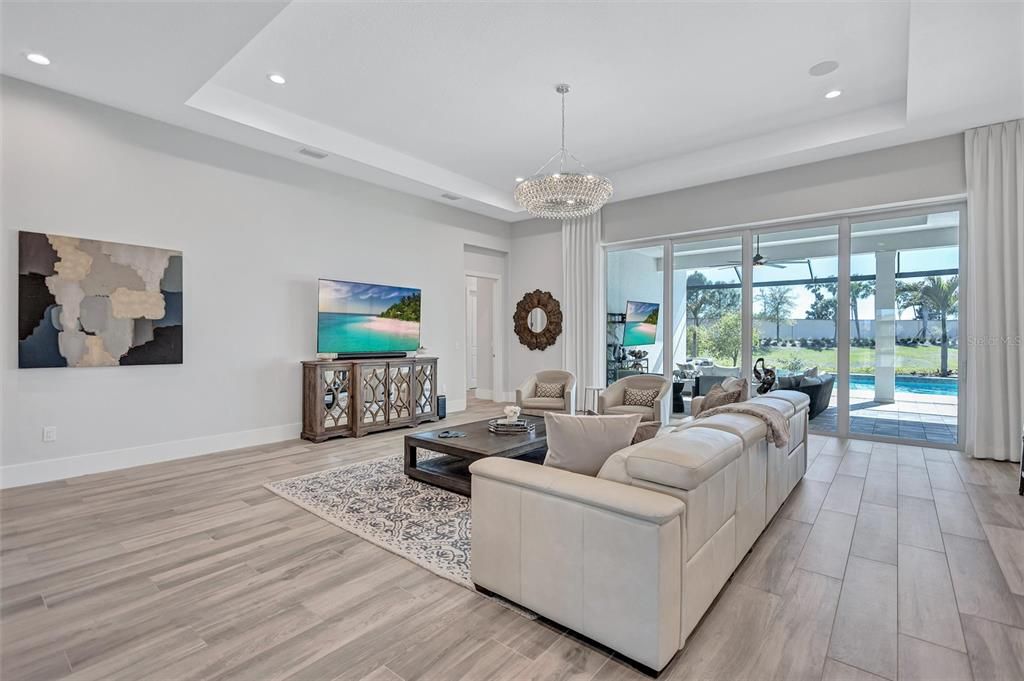 For Sale: $1,925,000 (4 beds, 3 baths, 2989 Square Feet)