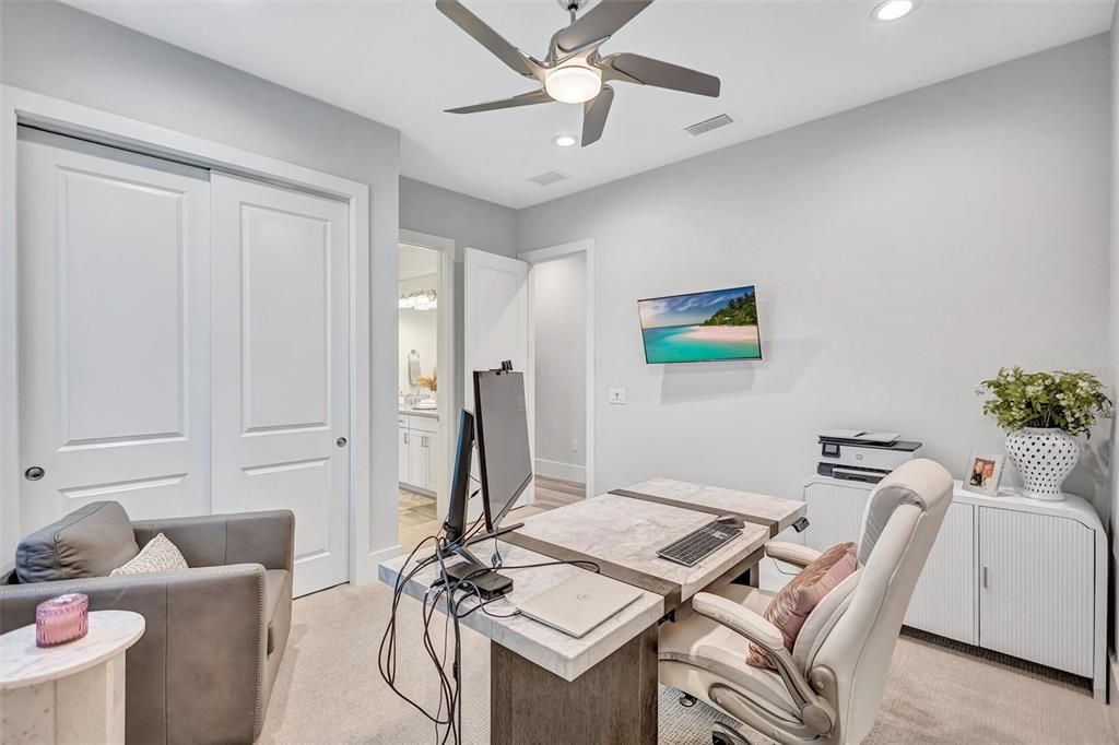 For Sale: $1,925,000 (4 beds, 3 baths, 2989 Square Feet)