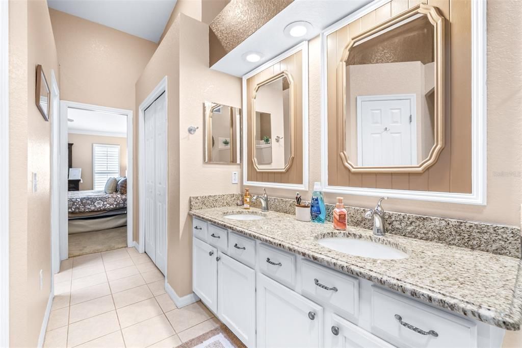 For Sale: $339,000 (3 beds, 2 baths, 1674 Square Feet)