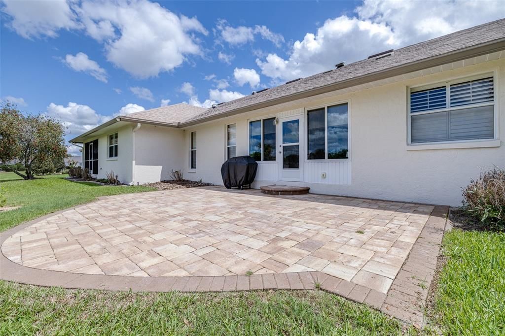 For Sale: $339,000 (3 beds, 2 baths, 1674 Square Feet)