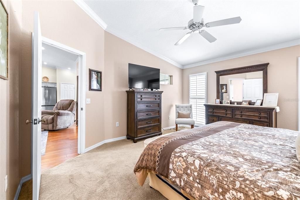 For Sale: $339,000 (3 beds, 2 baths, 1674 Square Feet)
