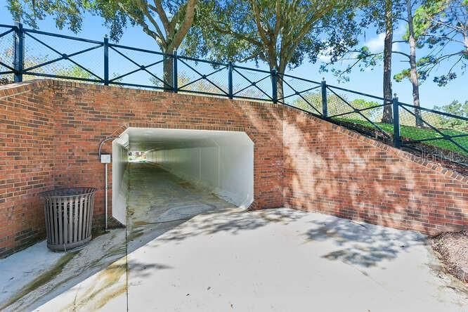 Activo con contrato: $1,050,000 (4 camas, 3 baños, 3272 Pies cuadrados)